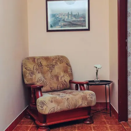Apartment Ray